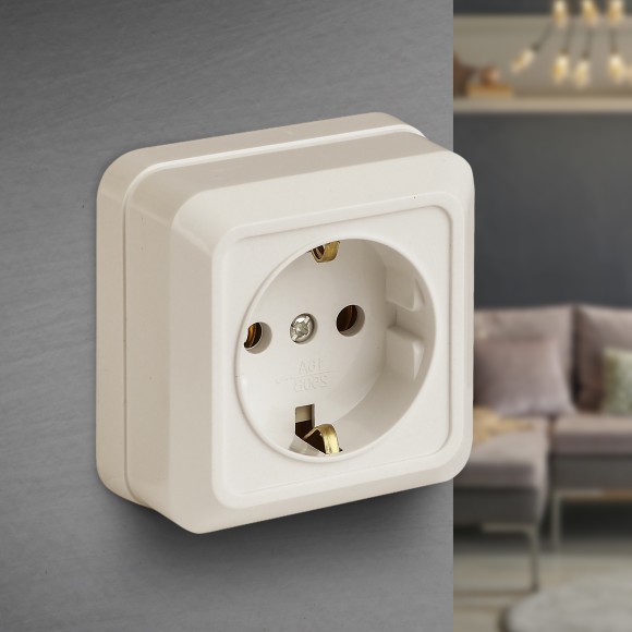 Б0053785 Розетка Intro Quadro 2-202-02 с заземлением 2P+E Schuko, 16А-250В, IP20, ОУ, слоновая кость