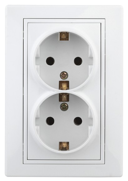 Розетка Intro Plano 1Э-208-01 с заземлением двойная 2X2P+E Schuko со шторками, 16А-250В, СУ, без лапок, белый